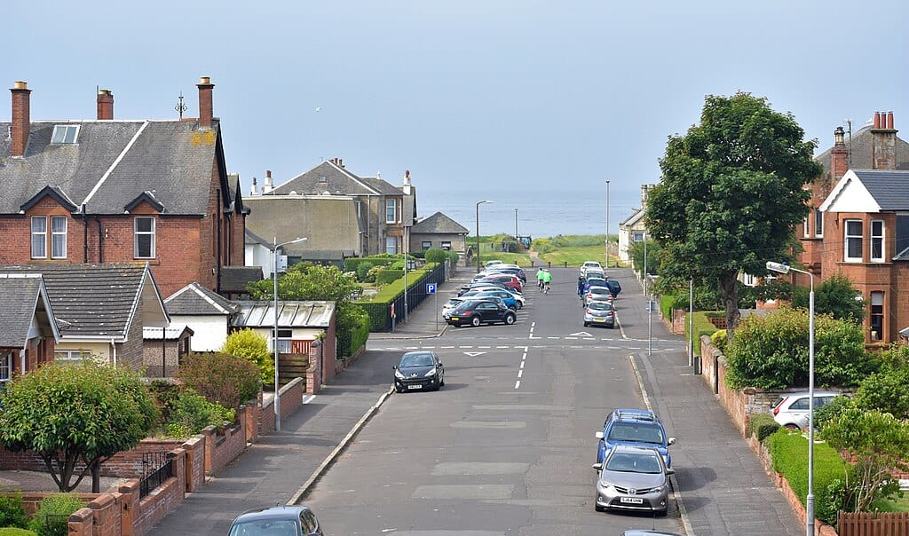 1024px-Dallas_Place_^_Dallas_Road,_Troon,_South_Ayrshire_-_geograph.org.uk_-_6258579
